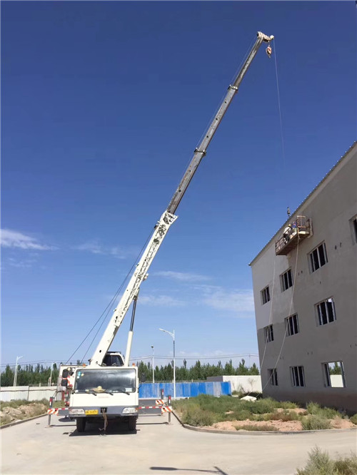 上虞区“轻装强干”—— 吊车的 “轻量化臂架” 技术